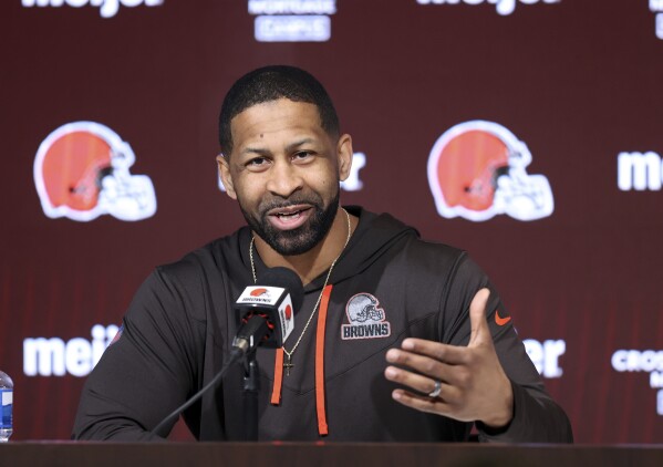 Browns gm hot sale